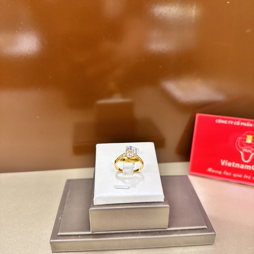 Nhẫn nữ đá đính đá trắng 1 chỉ
