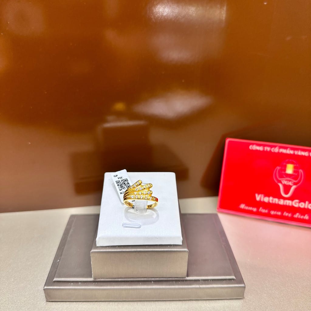 Nhẫn nữ đá trắng 1 chỉ